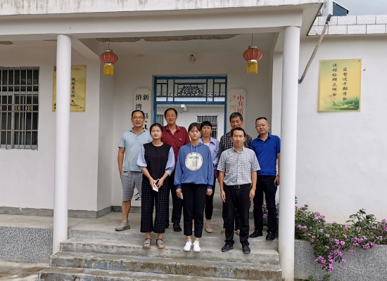 大愛善舉，心系貧困學(xué)子|河南東盈控股集團董事長暖心資助貧困大學(xué)生